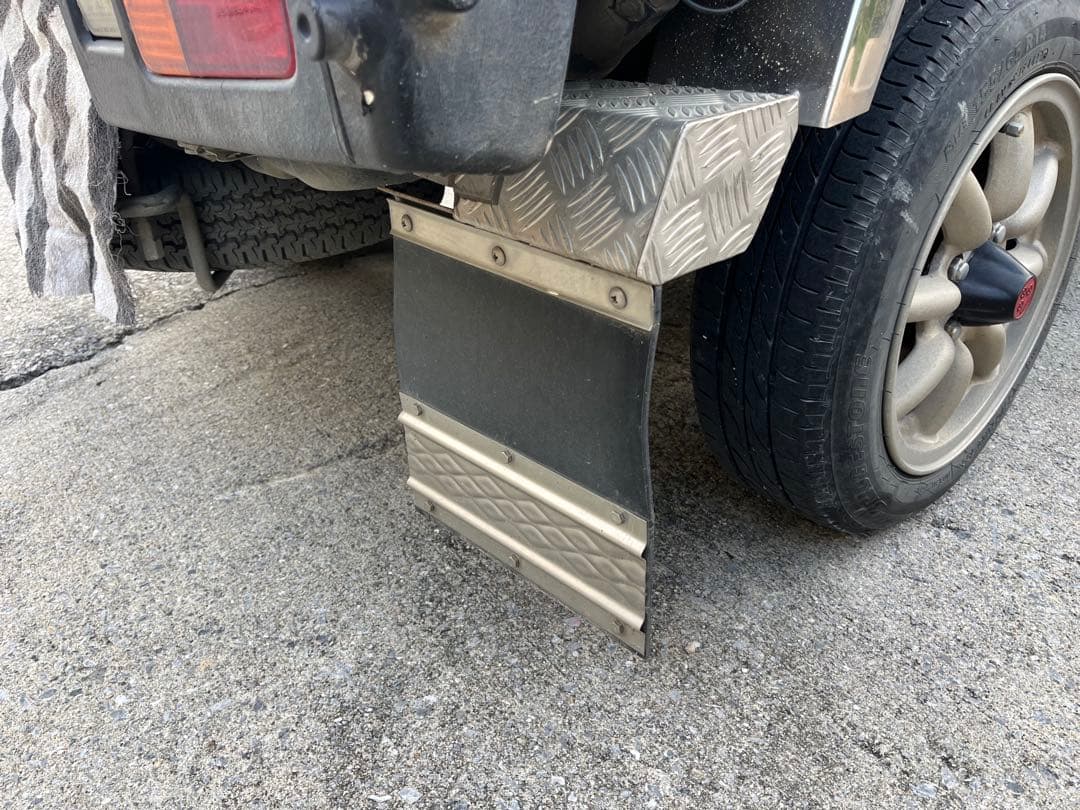 軽トラ用 泥除け 付け根がアルミ製 下はステンレス製