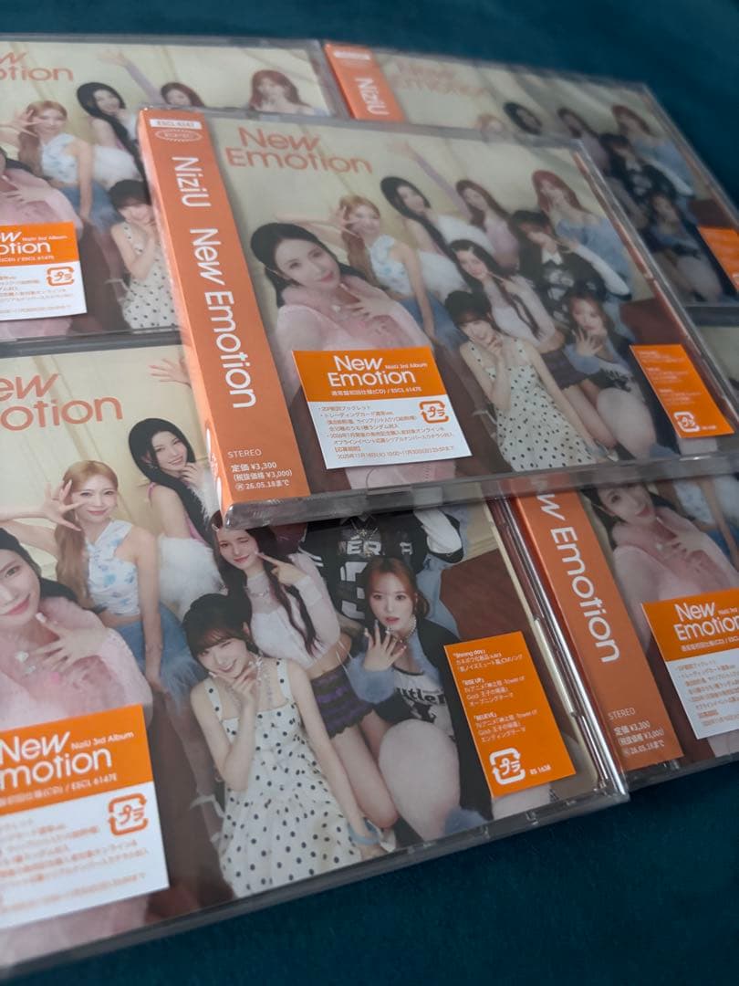 NIZIU New Emotion 通常盤 新品未使用未開封