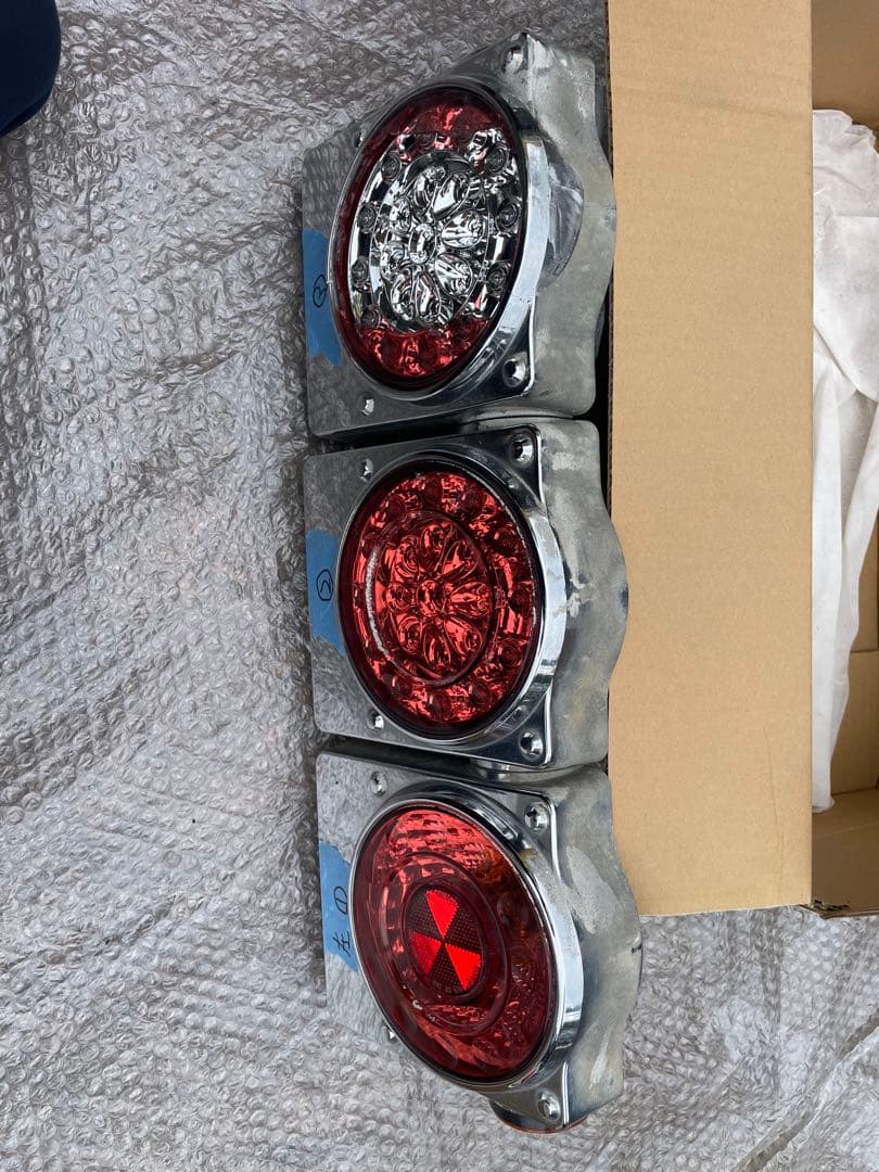 3連　丸テールランプ