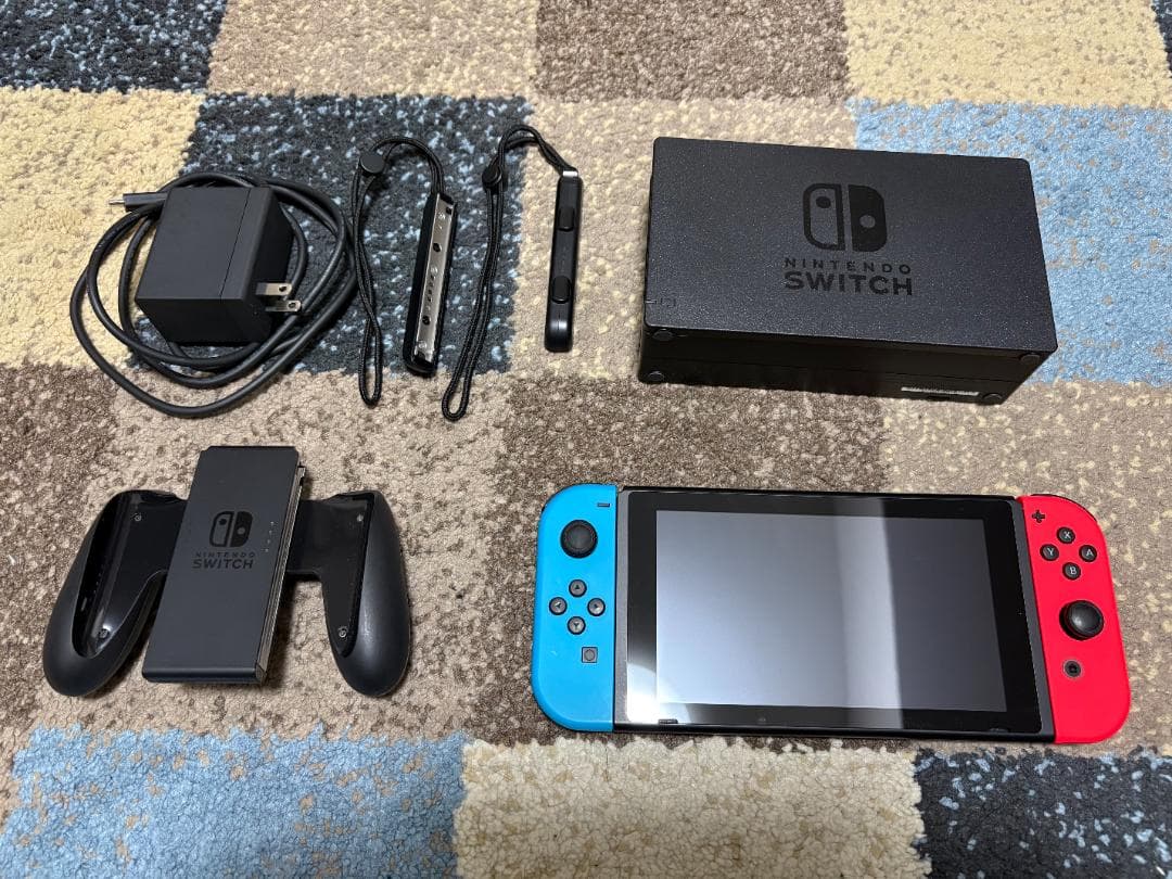 Nintendo Switch/任天堂 スイッチ 本体 青/赤 ブルー/レッド