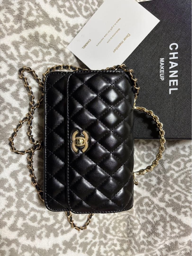 CHANEL MAKEUP ハンドル　パール　キルティング　バッグ　ノベルティ