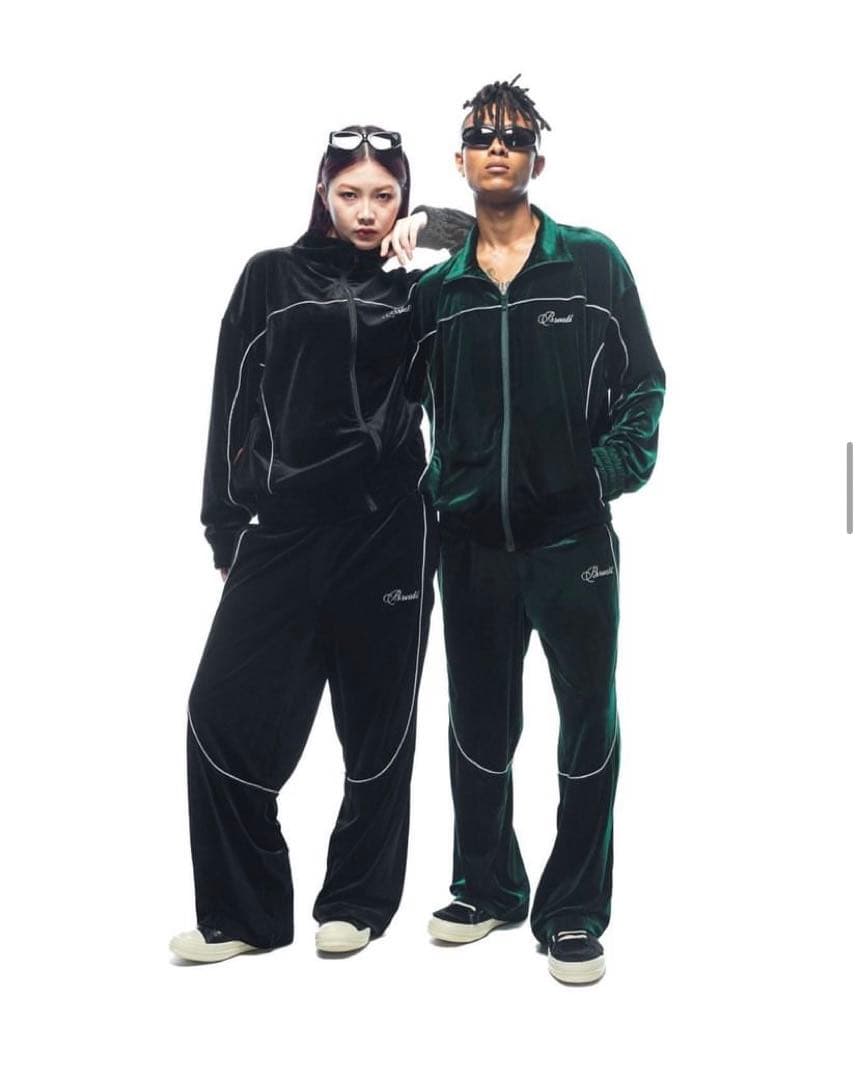 相場最低価格‼️BADHOP BREATHベロアセットアップ黒 - メルカリ