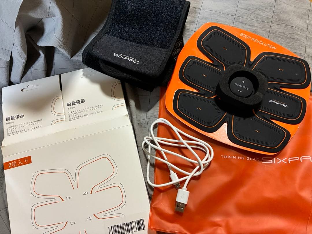 SIXPAD EMS腹筋トレーニング機器 - メルカリ