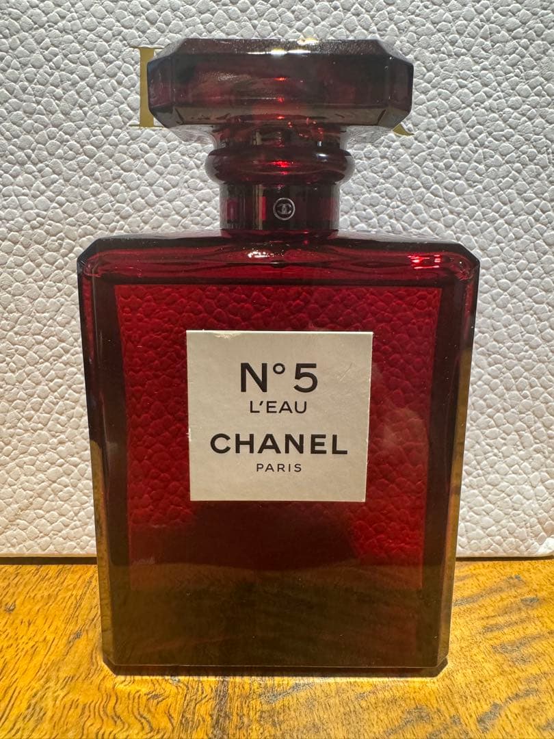 CHANEL N°5 L'EAU 赤いボトル　シャネル香水
