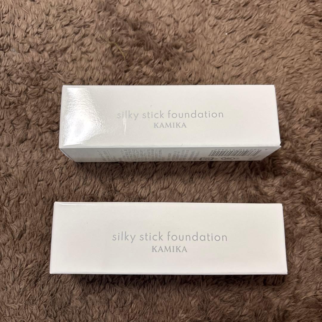 シルキースティックファンデーション ホワイト　KAMIKA