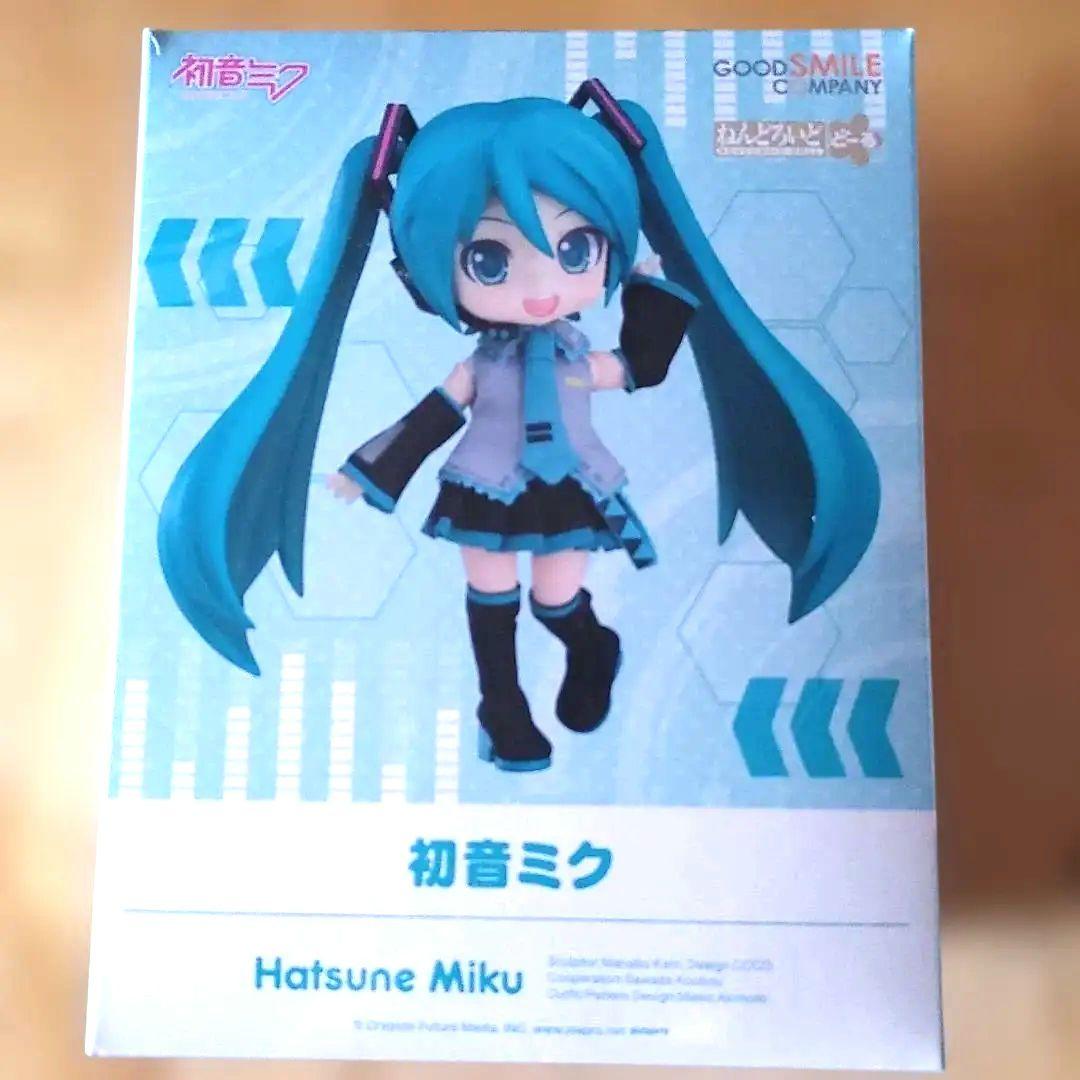 ねんどろいど　どーる　初音ミク フィギュア 　おまけ付き