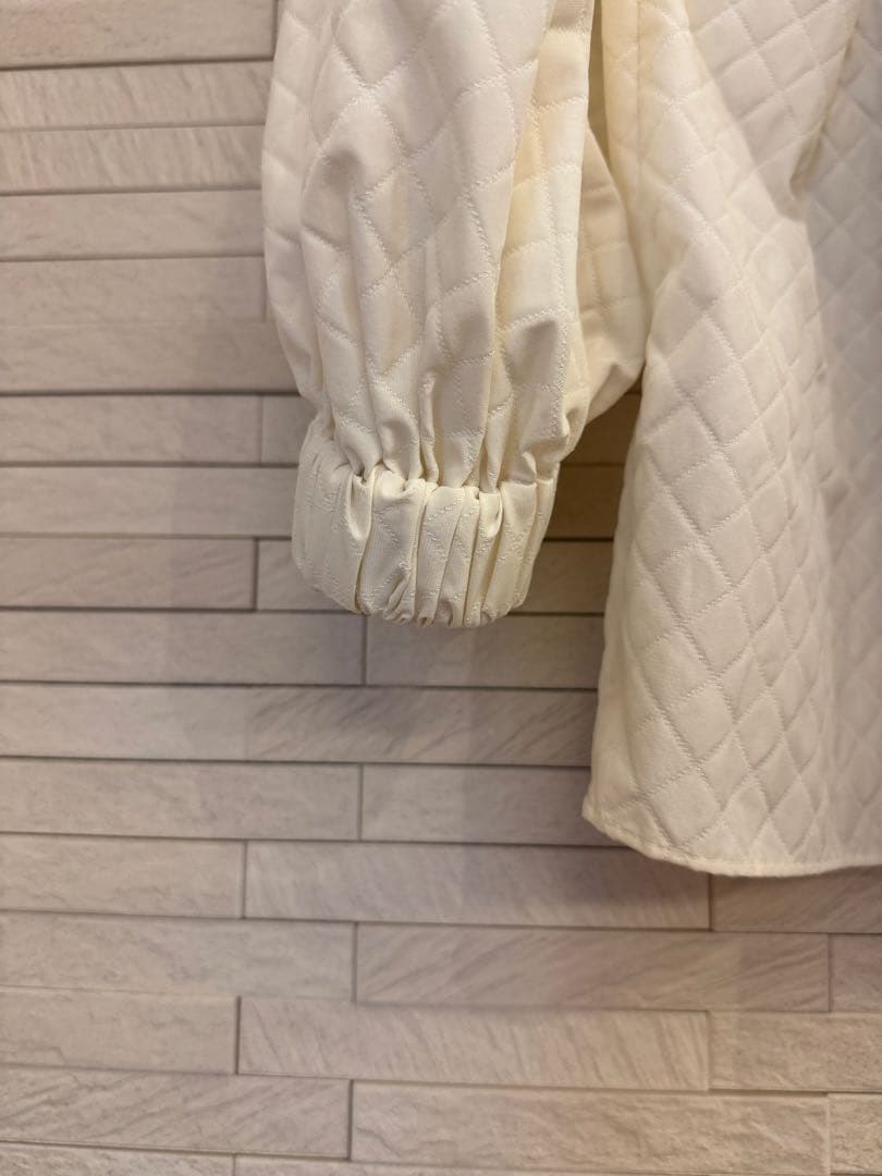 yoriキルト柄パフスリーブブラウスの通販はau PAY マーケット - 輸入