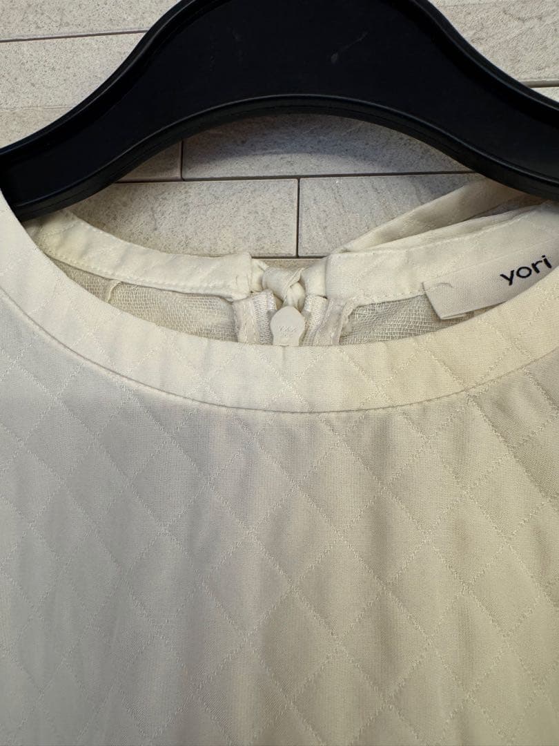 yoriキルト柄パフスリーブブラウスの通販はau PAY マーケット - 輸入