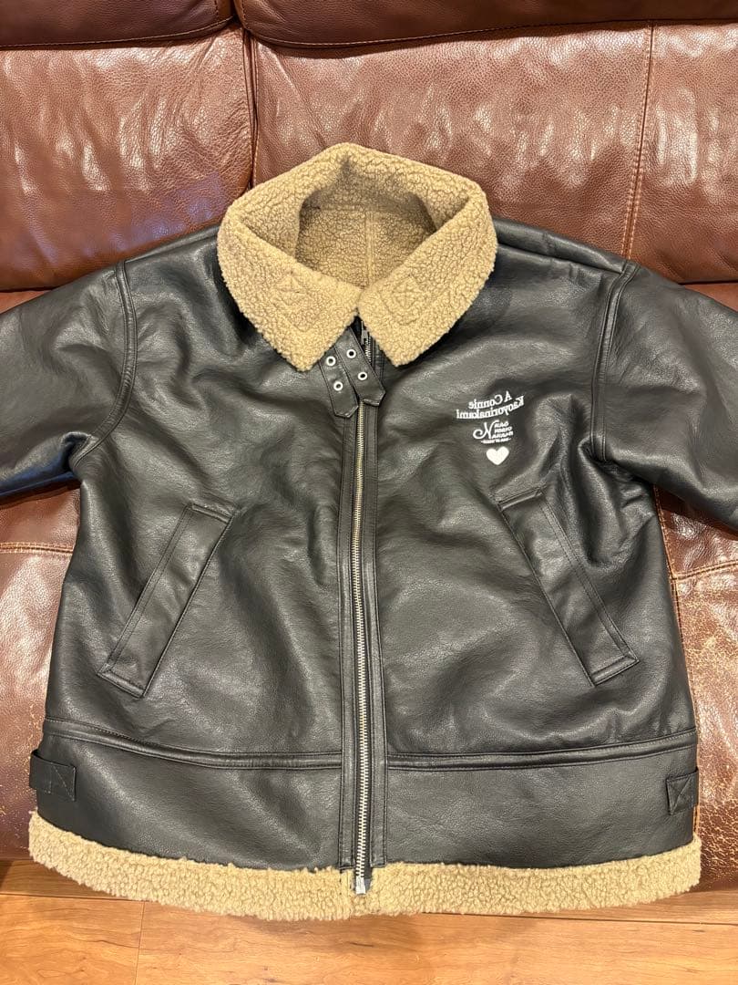 カオヨリナカミ　Connie warmy jacket