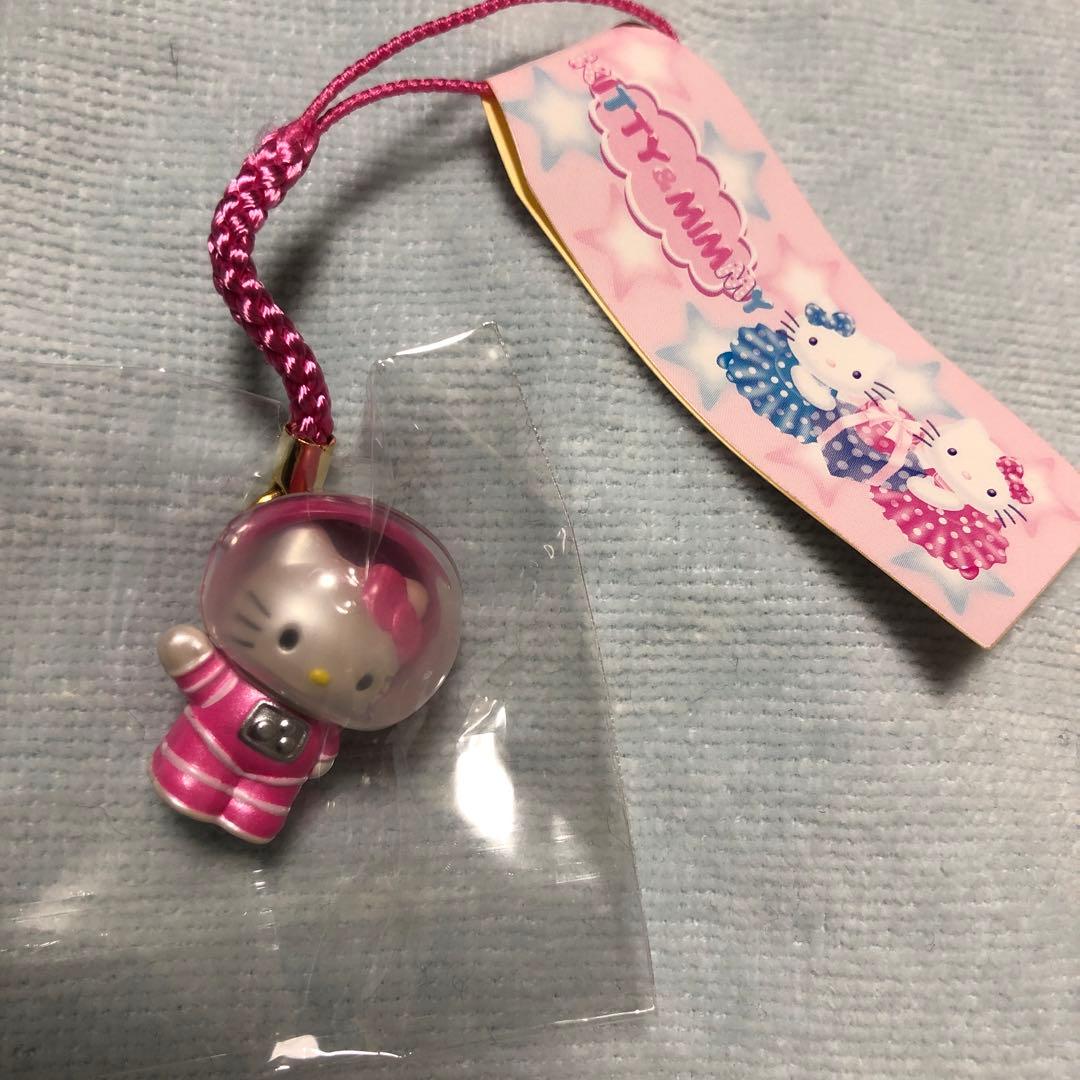 キティ根付け　キティ&ミミィ28th 宇宙服レア 希少】キティちゃん ぬいぐるみ 宇宙服 NASA - メルカリ