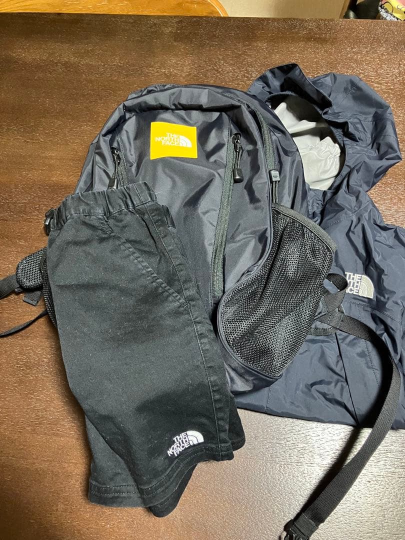 ノースフェイス、バックパック・ウインドブレーカー・ハーフパンツ３点