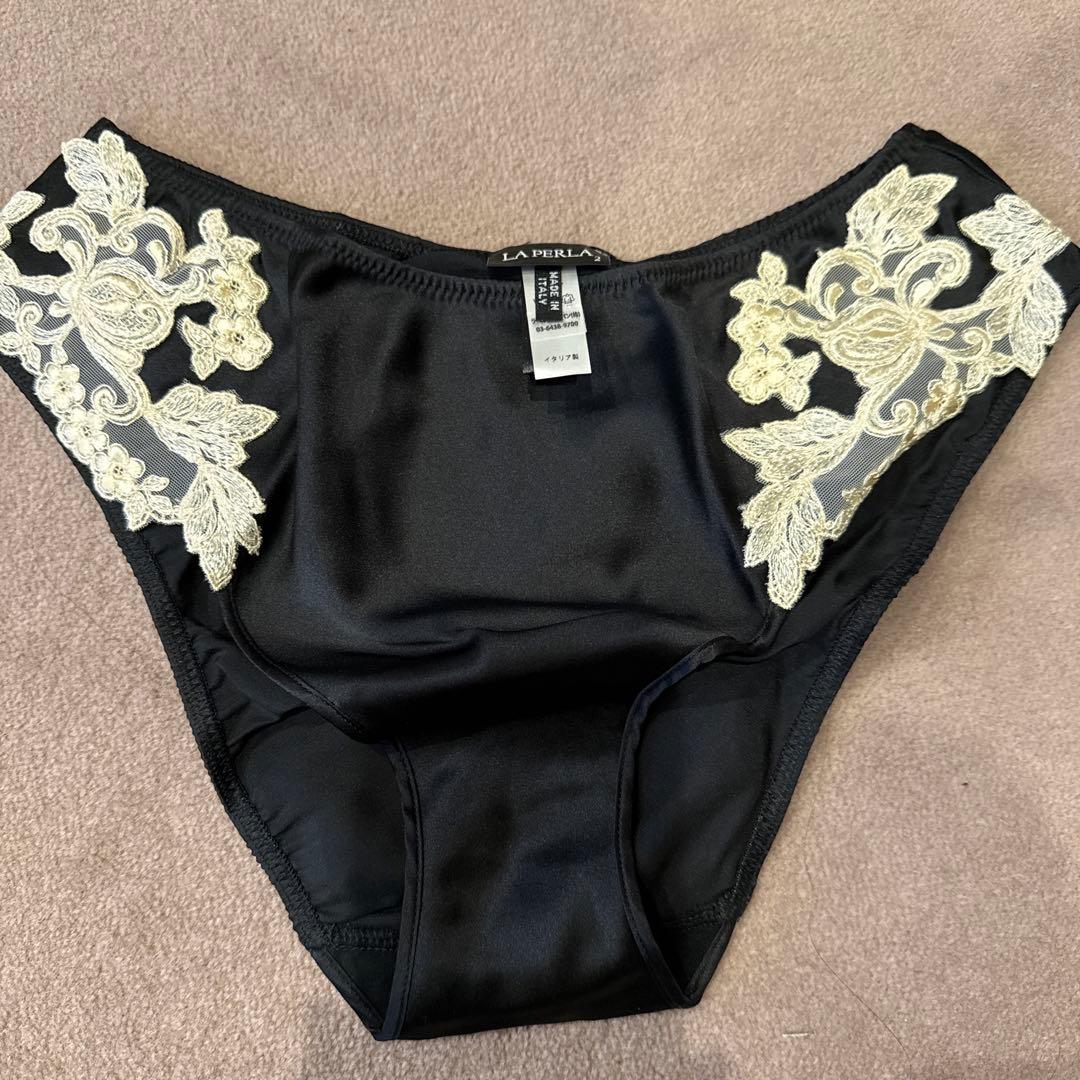LA PERLA ブラック刺繍シルクショーツ 新品未使用 ブラック フラスタリオ刺繍 シルクブラジリアンショーツ｜La Perla