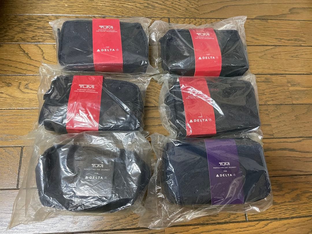 【新品・未開封】　TUMI(トゥミ)のアメニティポーチ　デルタ航空　　6つセット