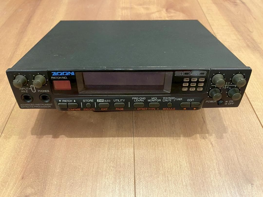 ZOOM 9050 ハーフラックマルチエフェクター