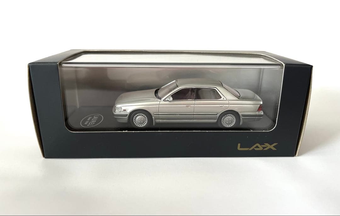 LAX ラックス 日産 ローレル メダリスト 1989年 グリニッシュシルバー