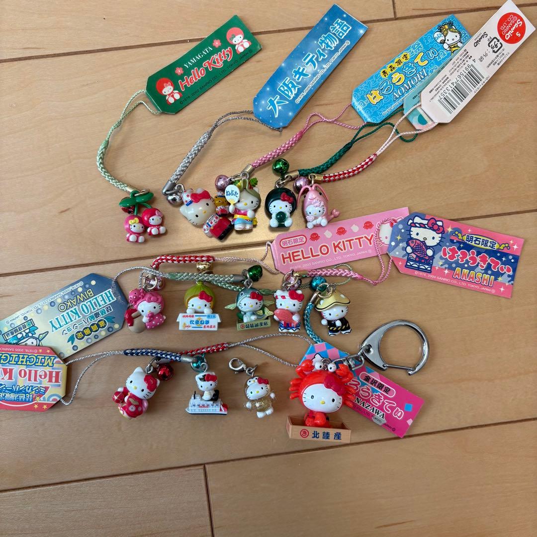 ご当地キティ ストラップ14個まとめ ご当地キティ ハローキティ ストラップ 飛騨高山限定 - メルカリ