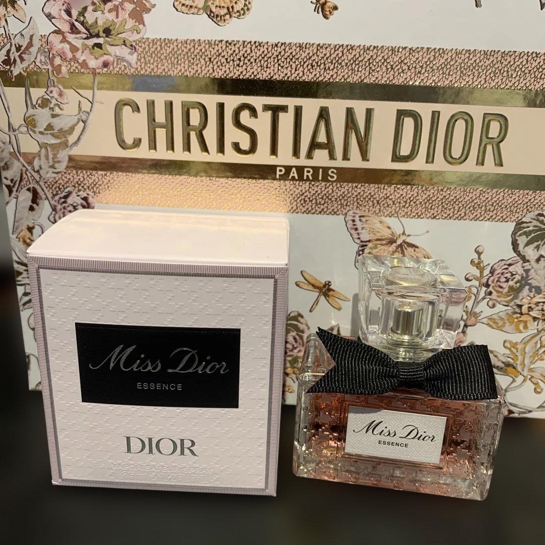 新作！　Miss Dior Essence 女性用香水