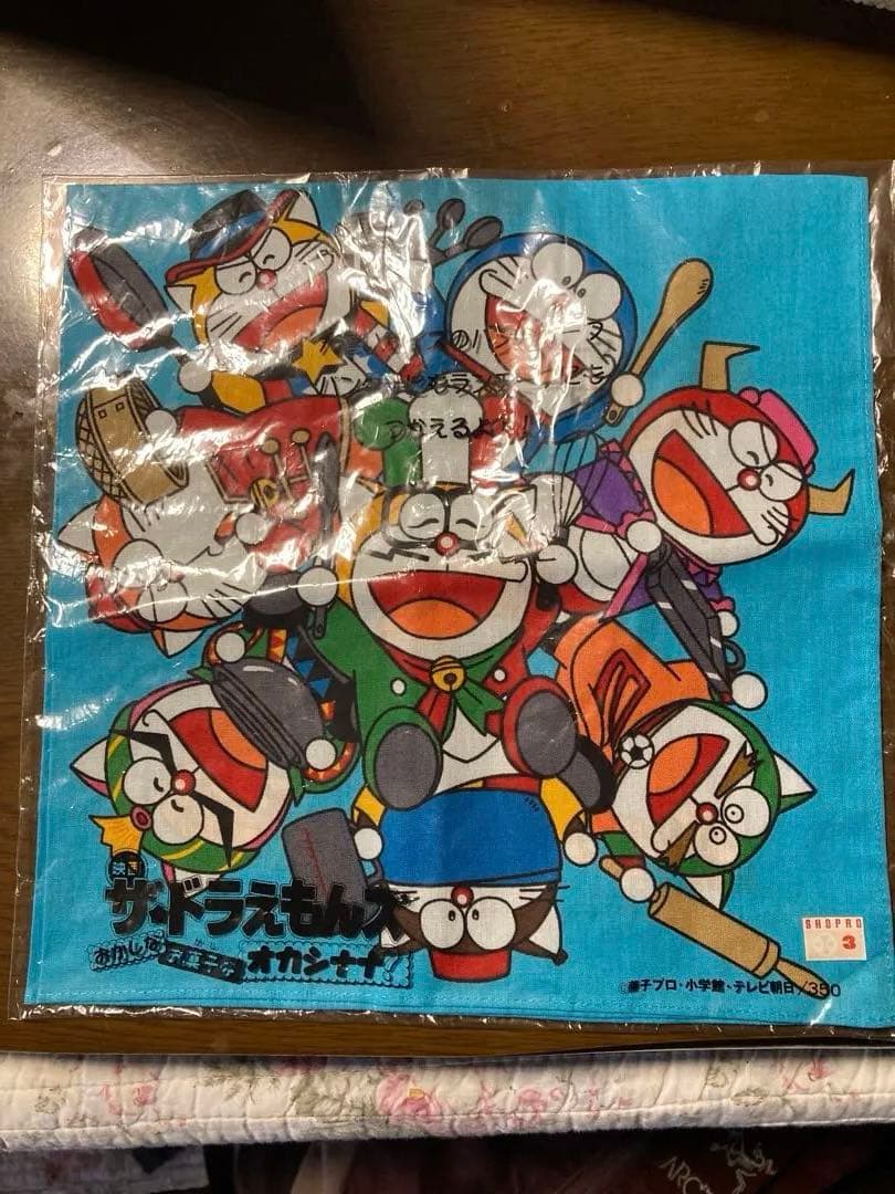 ザ・ドラえもんズ「おかしなお菓子なオカシナナ？」ハンカチーフ