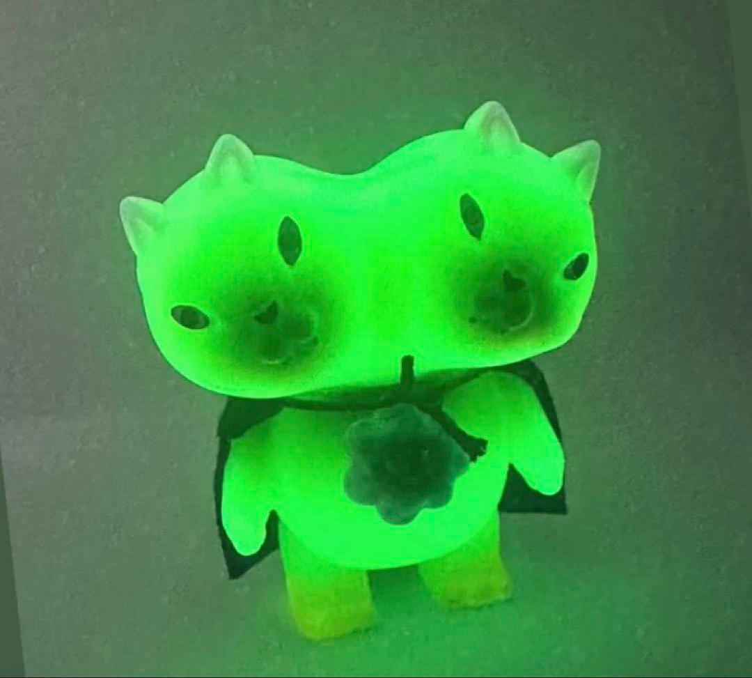 【限定品】LALATOY LALAYO 双生猫　蓄光ソフビ