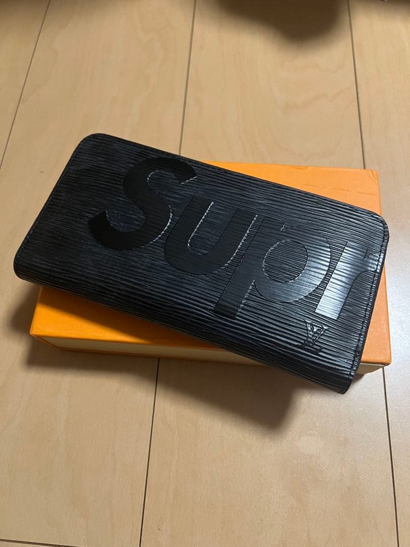 エピ調 型押しデザイン 長財布 ブラック ラウンドファスナー