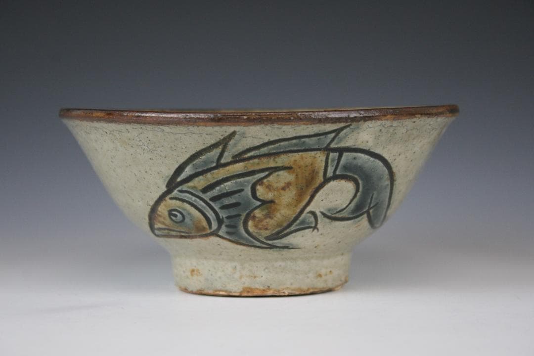 壺屋焼 人間国宝 金城次郎 作 魚文五寸マカイ（重ね焼） - メルカリ