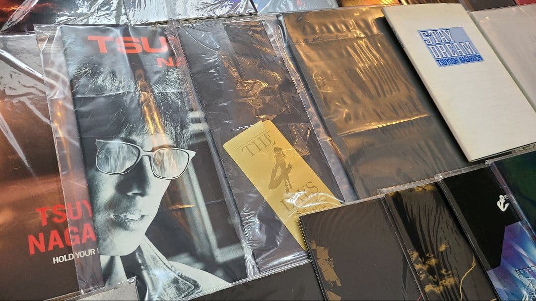 長渕剛 歴代コンサートパンフ (OH!ツアーまで約45年間分) - メルカリ