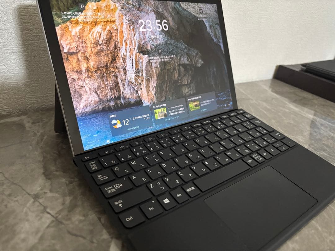 【美品】Surface Go 2 /Office付/タイプカバー＆アダプター付き