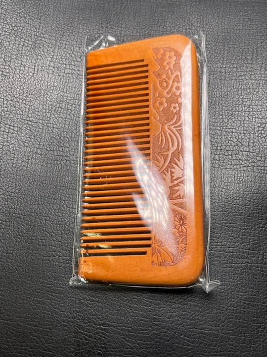 070898   天然桃の木素材櫛　5.5*11.7センチ