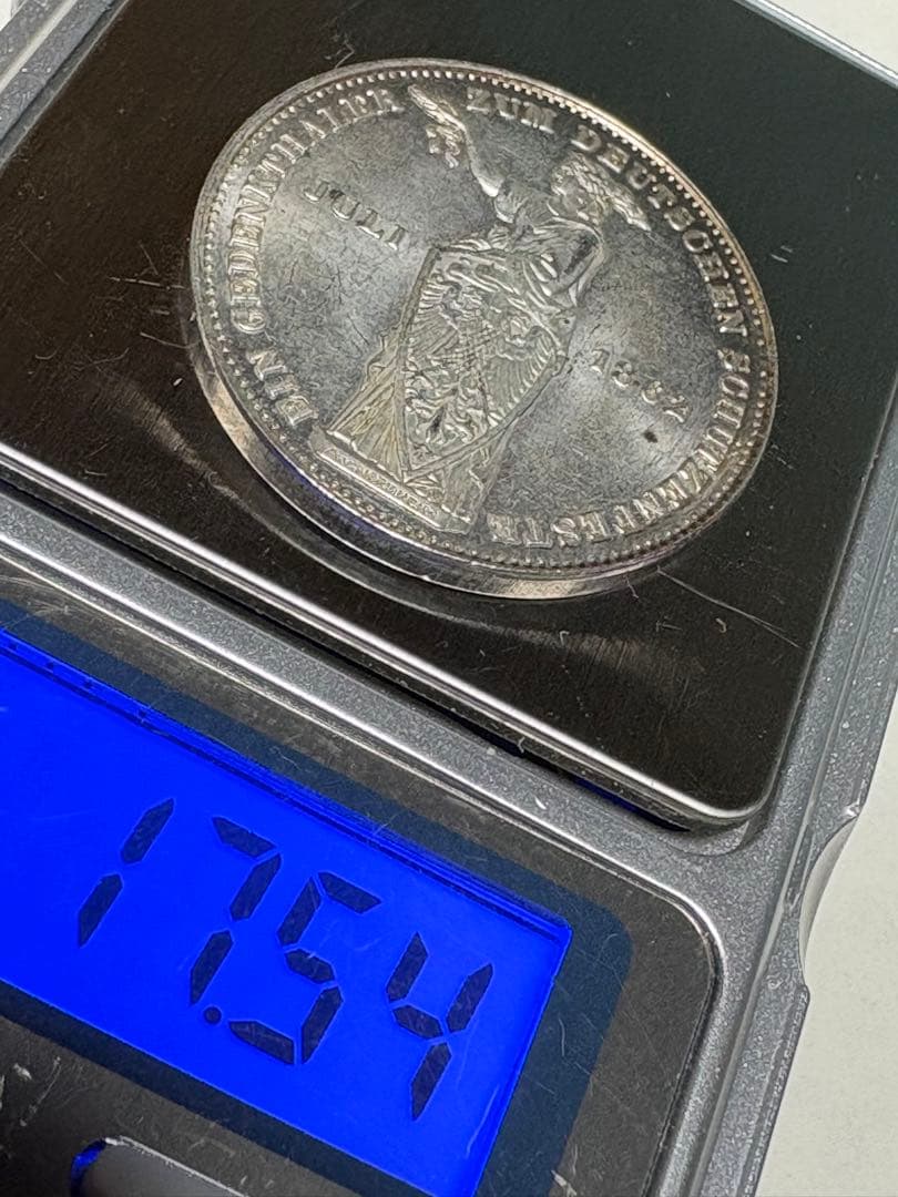 【銀貨保証】　ドイツ　フランクフルト　1ターレル銀貨　17.54g 1862年銘