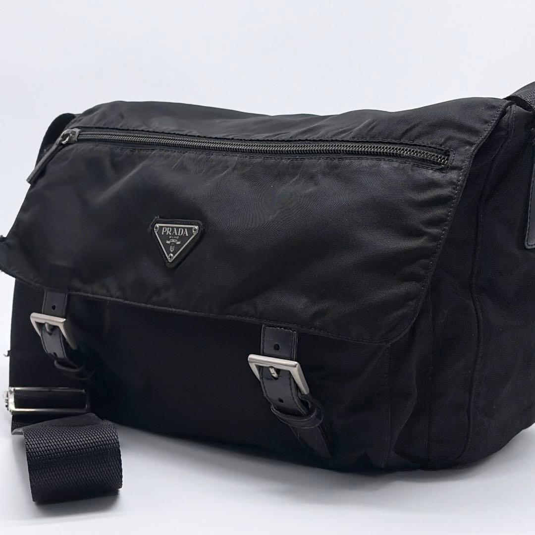 プラダ ショルダーバッグ メッセンジャーバッグ ブラック 白タグ 三角ロゴ