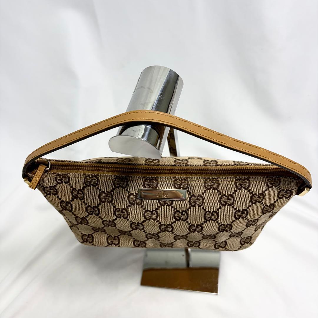 グッチ アクセサリーポーチ GGキャンバス ロゴ プレート 大容量 多機能