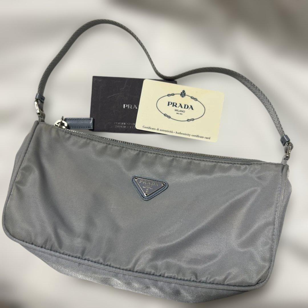 prada アクセサリーポーチ mv633 水色