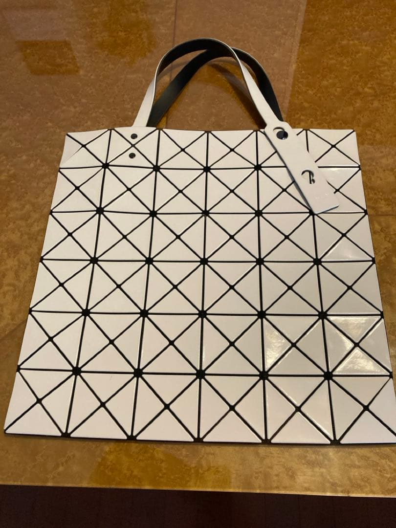 バオバオバック新品未使用 バオ バオ イッセイ ミヤケが新作バッグシリーズ「DAZZLE」を発売