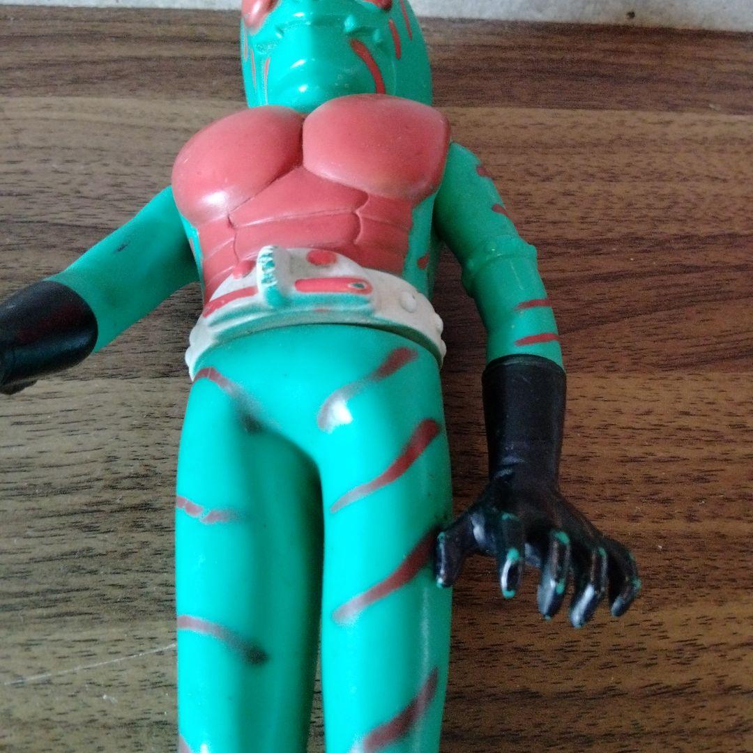 当時物仮面ライダーアマゾンソフビ無版権パチ約23センチ - メルカリ