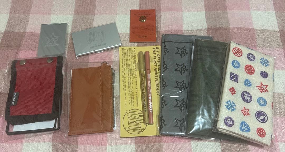 新品】B'z/会員継続記念品/まとめ売り① - メルカリ