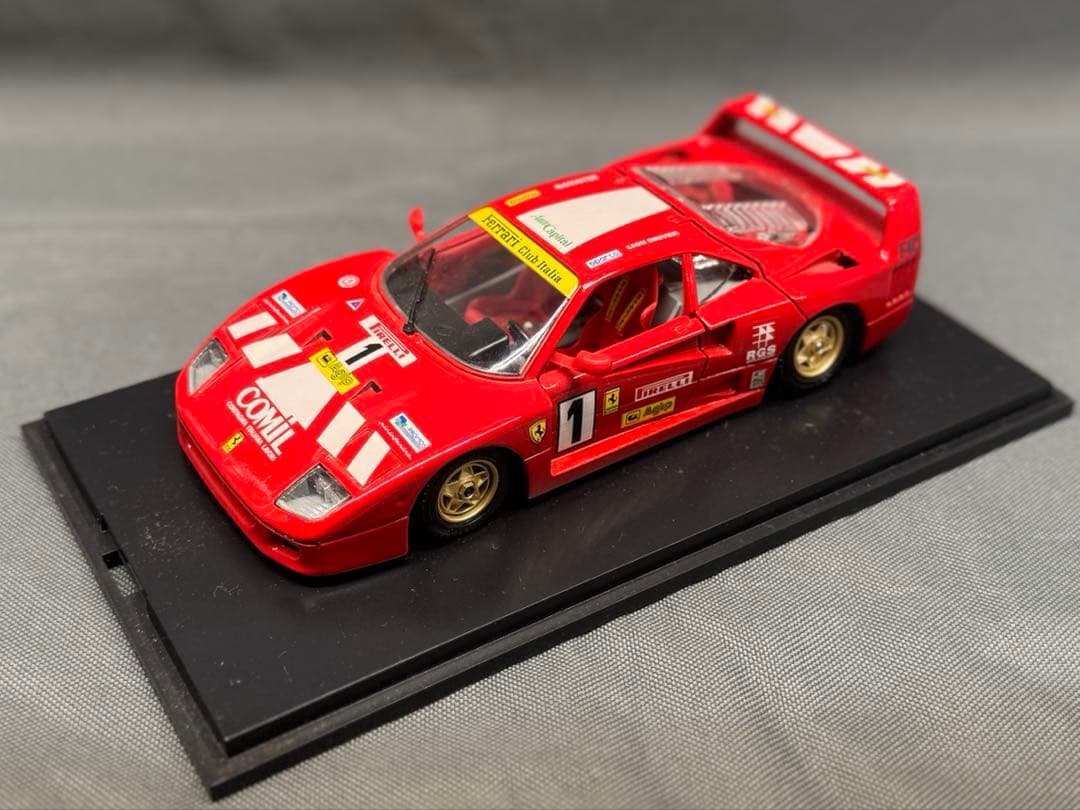 Ferrari F40 1/18スケール 赤