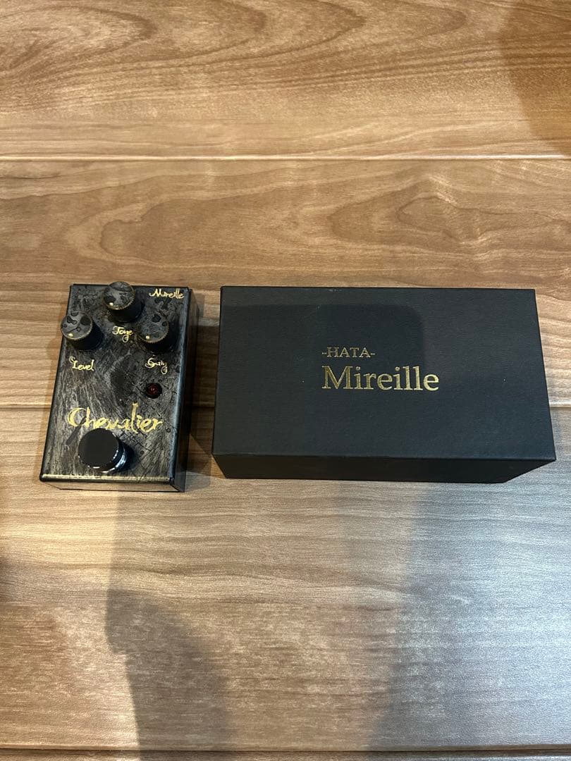 HATA (ハタ) / MIREILLE Chevalier