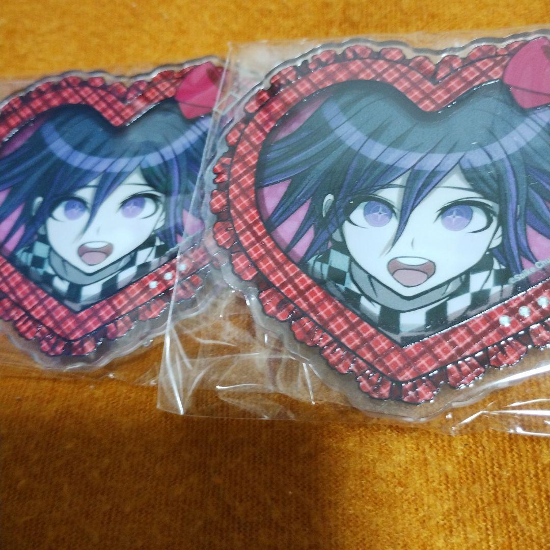 ダンガンロンパ 王馬小吉 ハート型アクリルバッジ - メルカリ