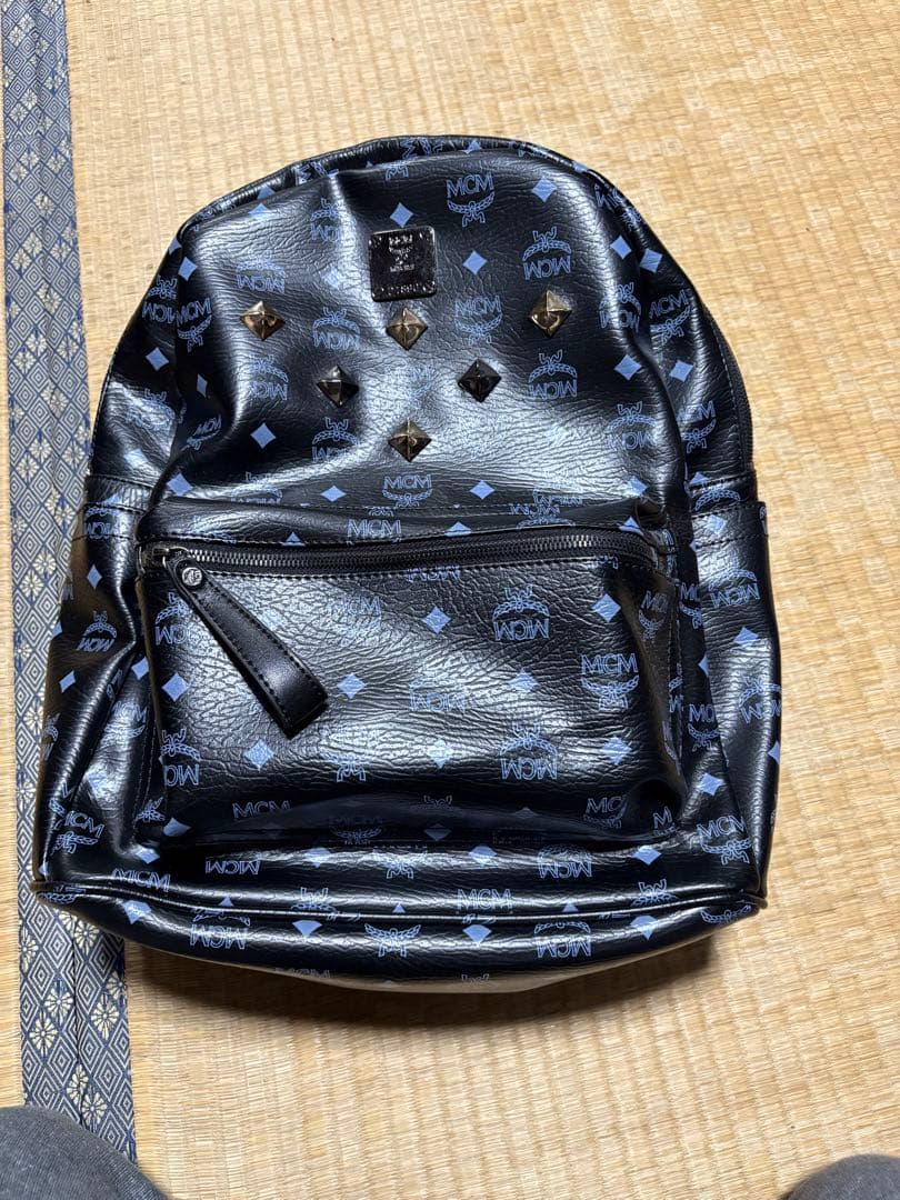 み*ん様 MCM ブラック リュック・バックパック MCM☆レザー バックパック スタッズ付き BLACK リュック かばん (MCM