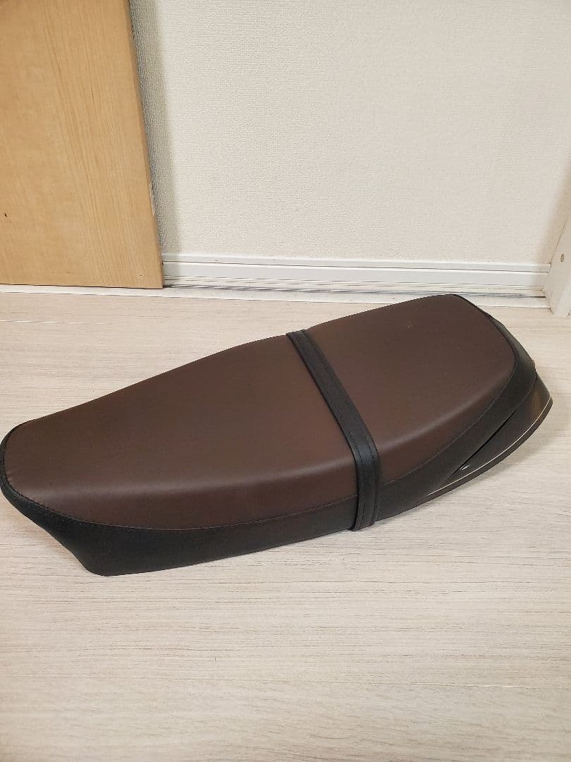 sr400 純正シート　グリタリングブラック