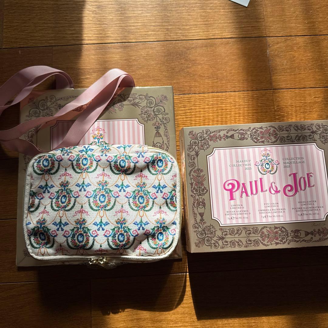 完売　PAUL & JOE メイクアップコレクションポーチ 限定版