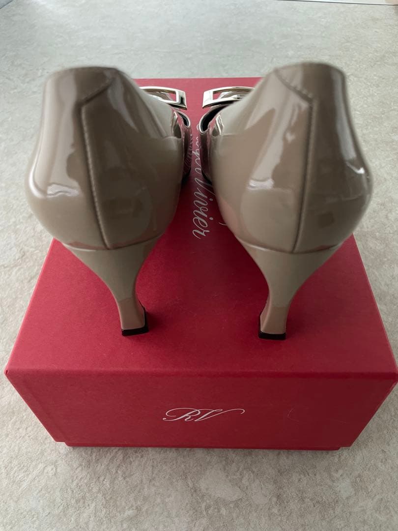 かれん様専用 人気色デザインRoger Vivierロジェヴィヴィエ パンプス