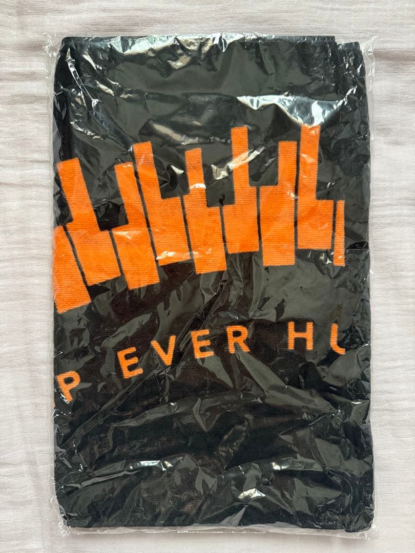 藤井風さん　ピアノ柄タオル