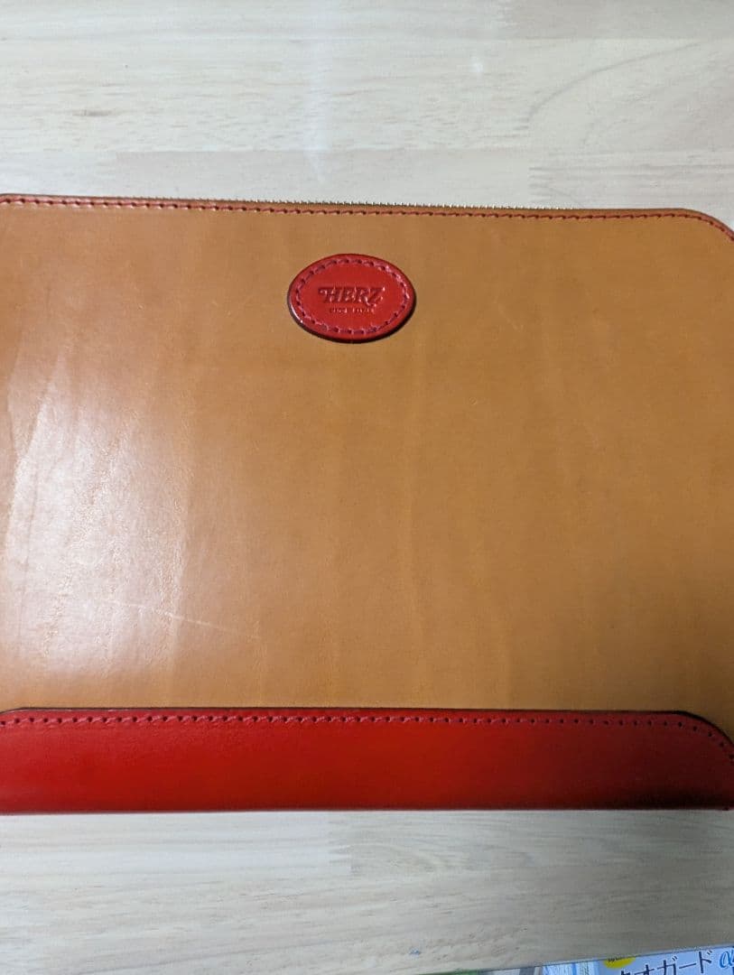 【希少】HERZ ヘルツ 本革 レザー クラッチバッグ PCケース A4