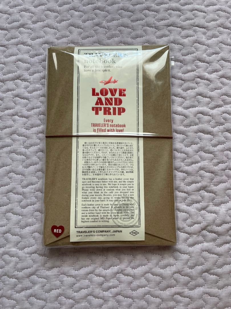 トラベラーズノート レギュラーサイズ LOVEANDTRIP レッド 再入荷】【数量限定】 トラベラーズノート LOVE AND TRIP レッド