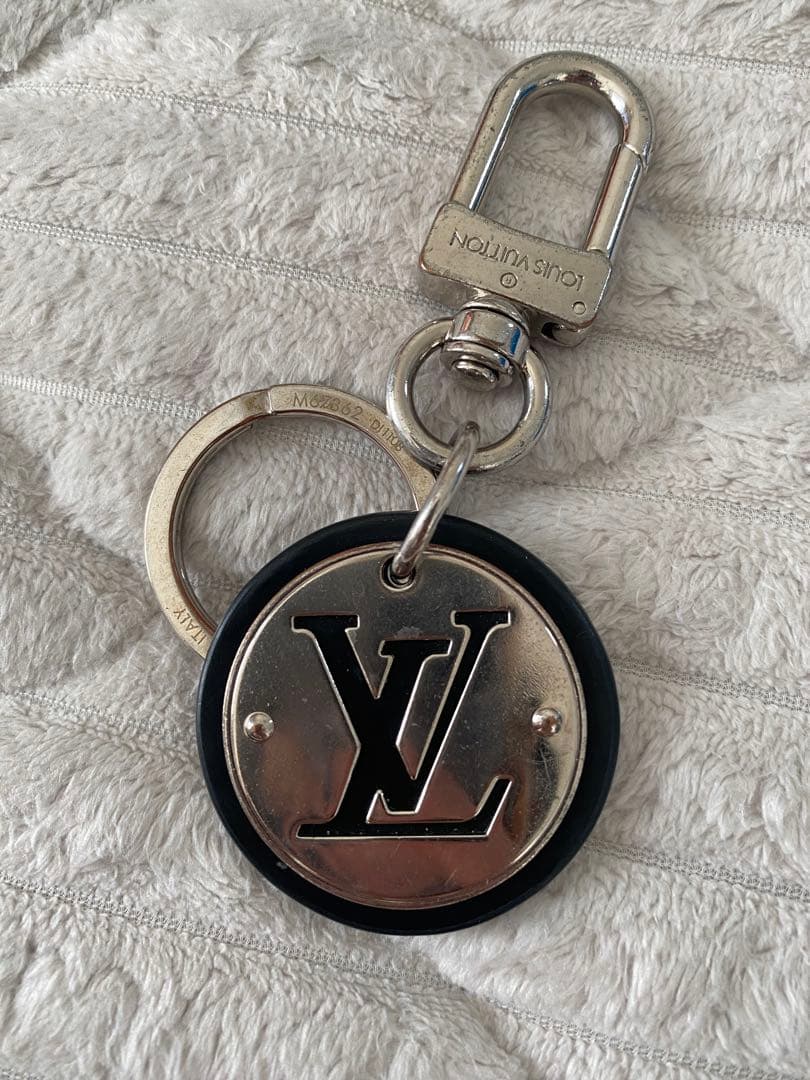 ルイ ヴィトン LOUIS VUITTON キーリング チャーム 楽天市場】LOUIS VUITTON ルイヴィトン レディース メンズキーホルダー
