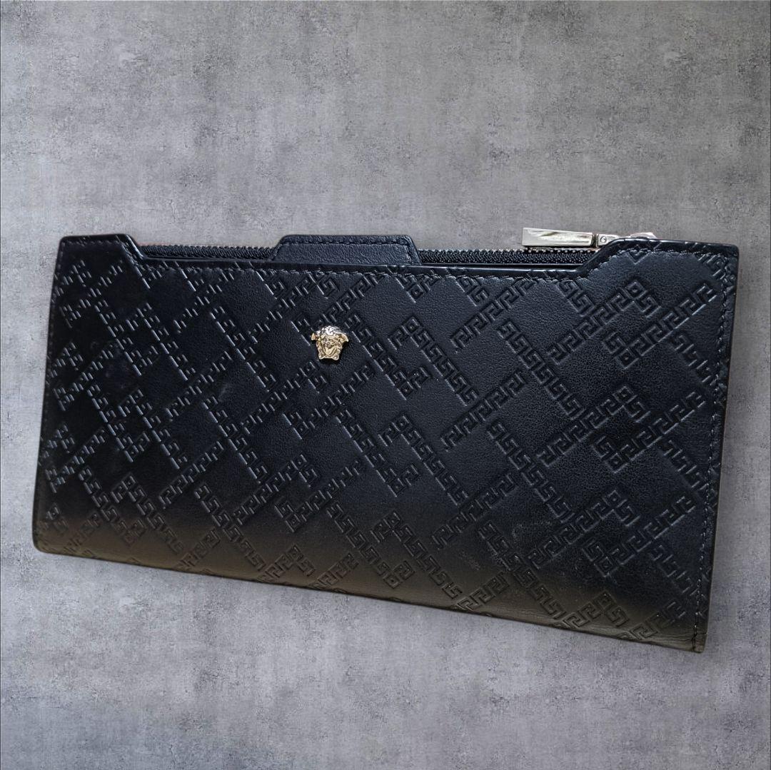 美品 ベルサーチ VERSACE ブラック 差し込みカードケース付 長財布