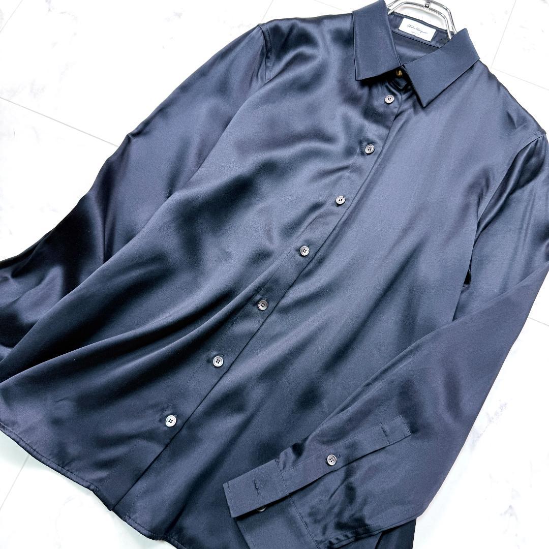 現行✨サルヴァトーレフェラガモ シルクブラウス シャツ 金ボタン