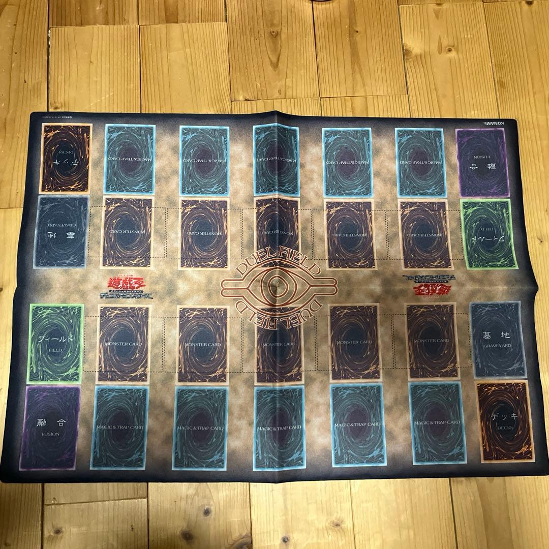 美品 遊戯王 最初期 公式デュエルフィールド プレイマット 布製 - メルカリ