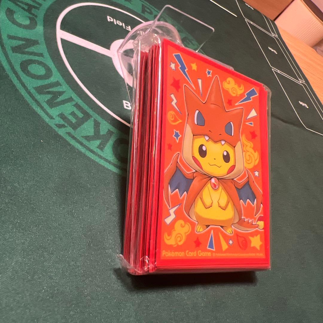 デッキシールド ポンチョを着たピカチュウ（メガリザードンYver